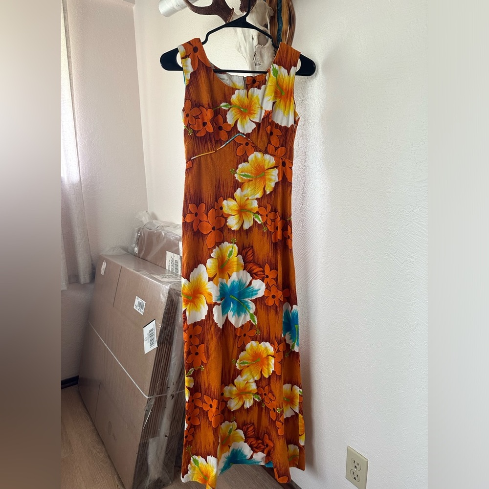 Royal Hawaiian Vintage -Orange and White Sleeveless Maxi Dress for Resort Wear